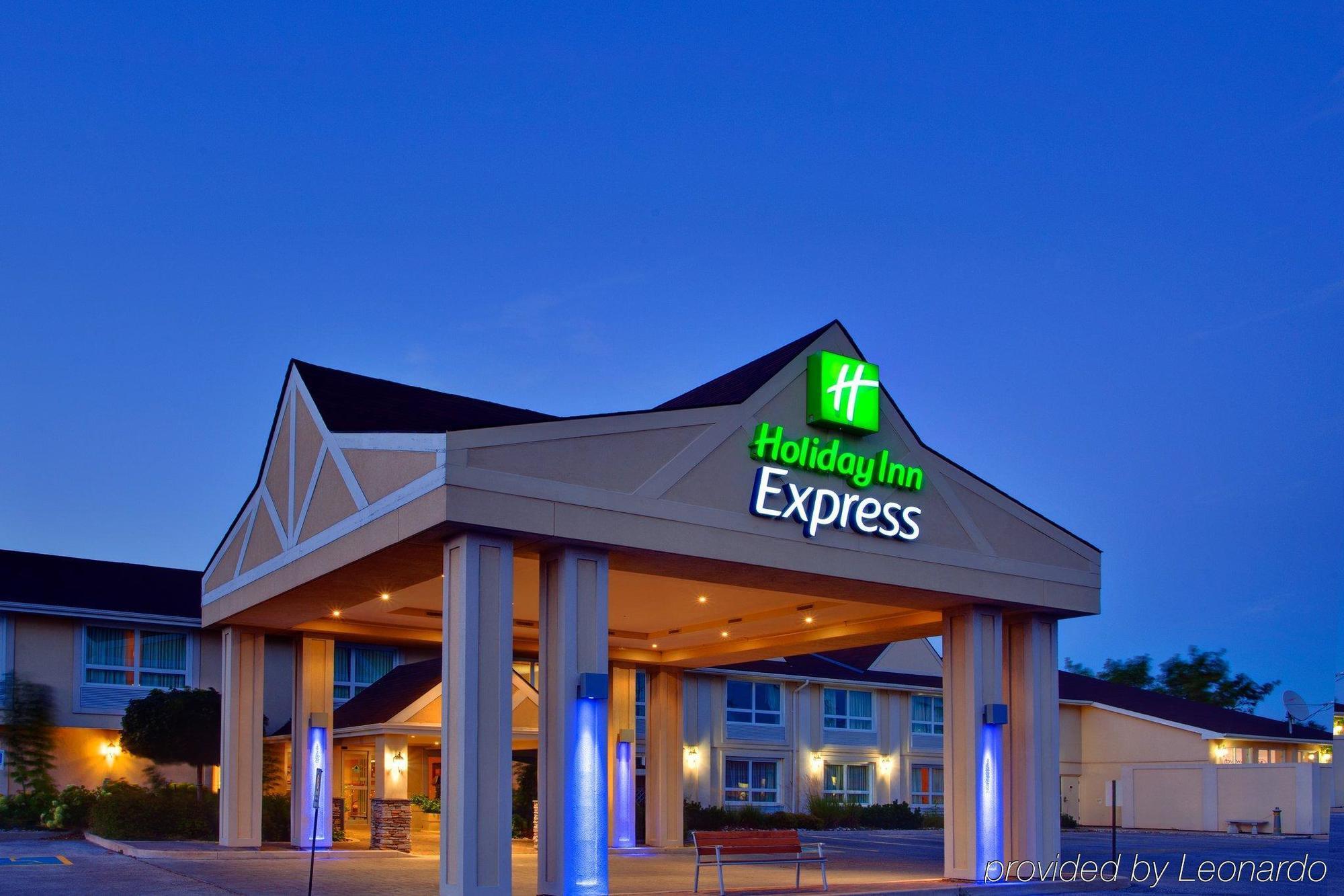 Comfort Inn & Suites Collingwood Exterior foto